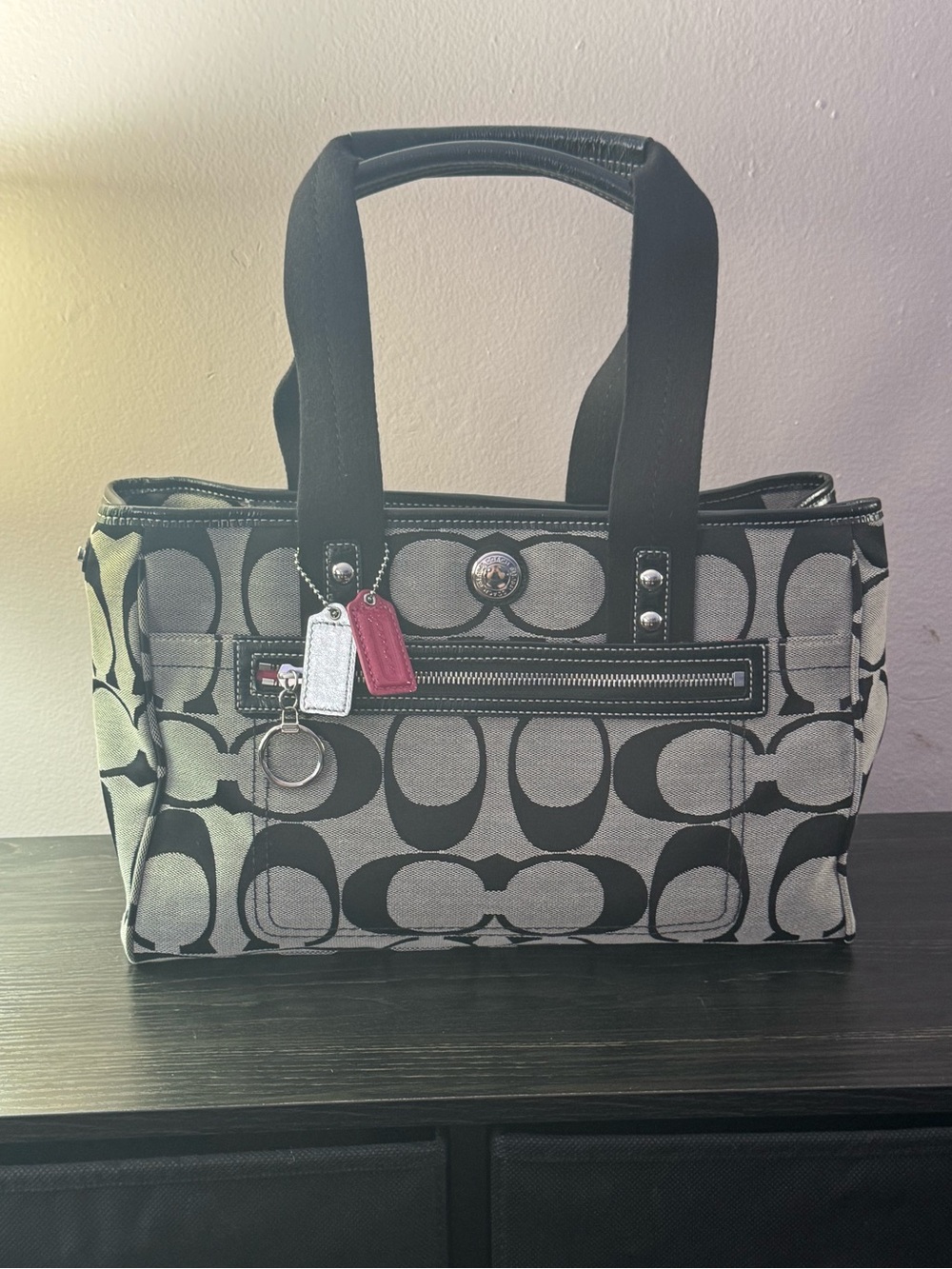 Coach Signature Canvas Tote in Black/Gray pink interior
